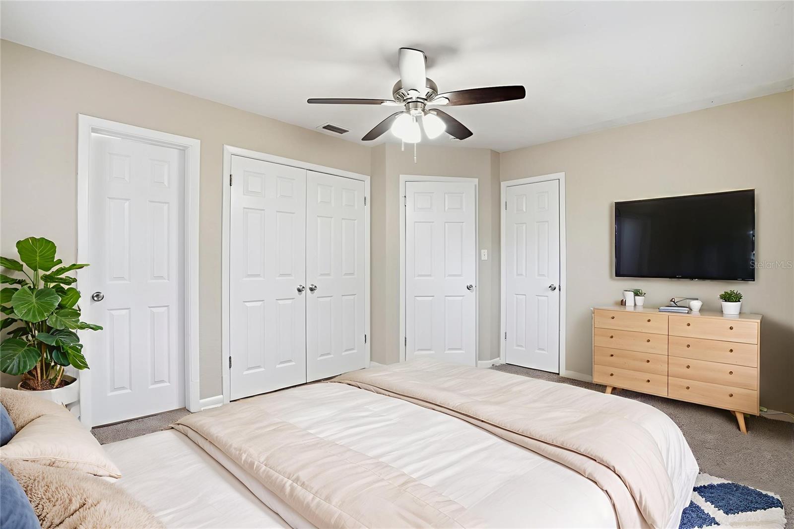 Image 6 of 43 For 405 Park Ridge Avenue