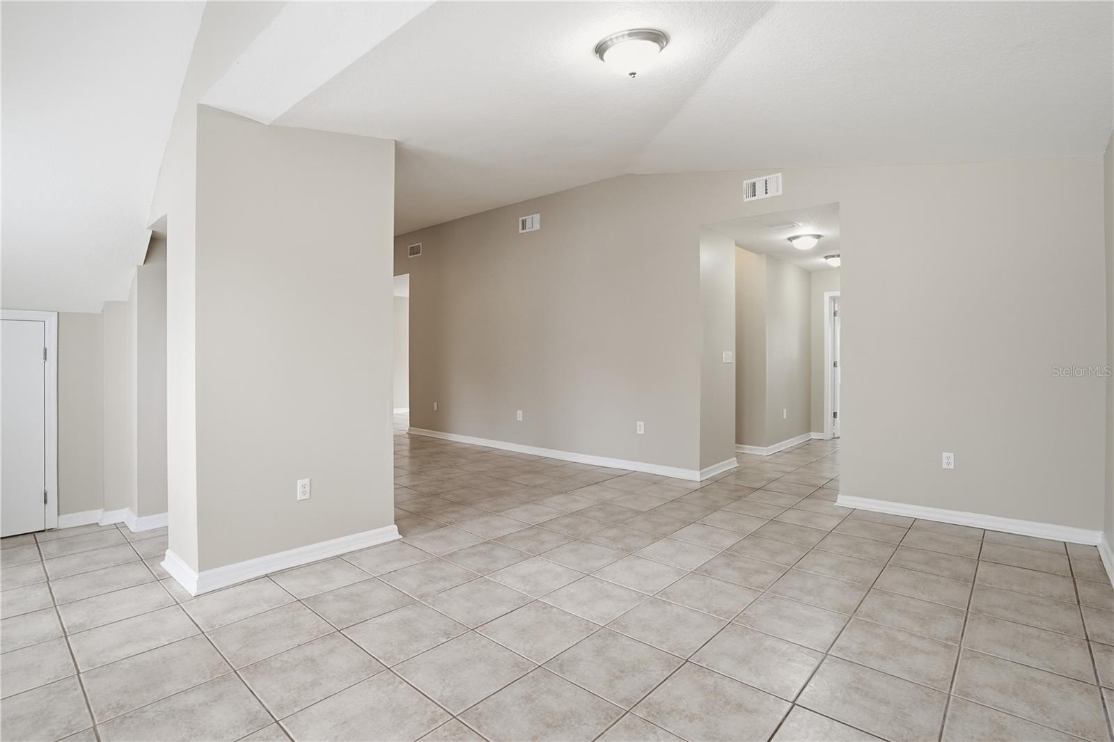 Image 7 of 43 For 405 Park Ridge Avenue