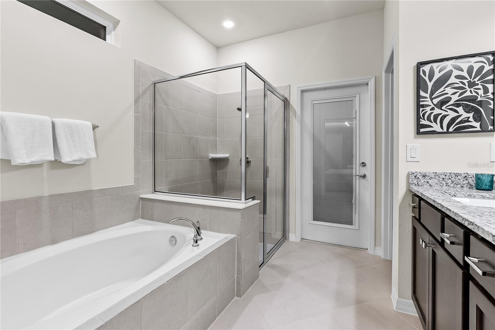 Image 30 of 100 For 15961 Cape Coral Loop