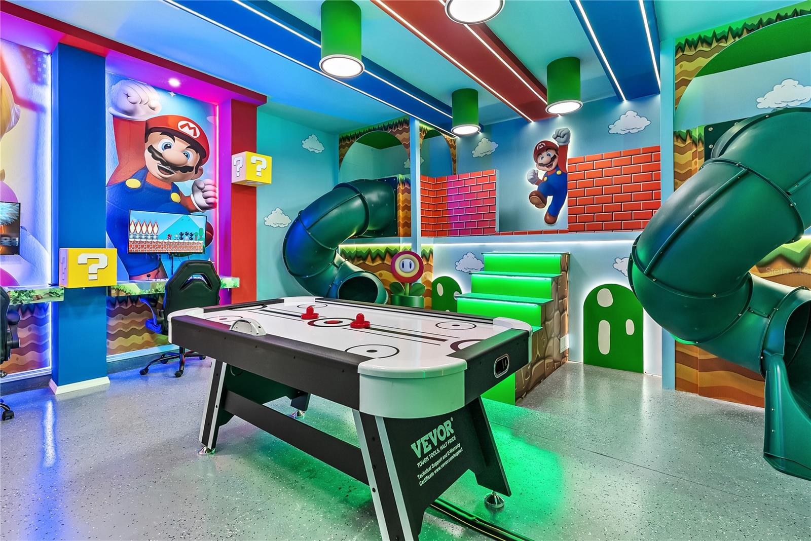 Image 35 of 100 For 15961 Cape Coral Loop