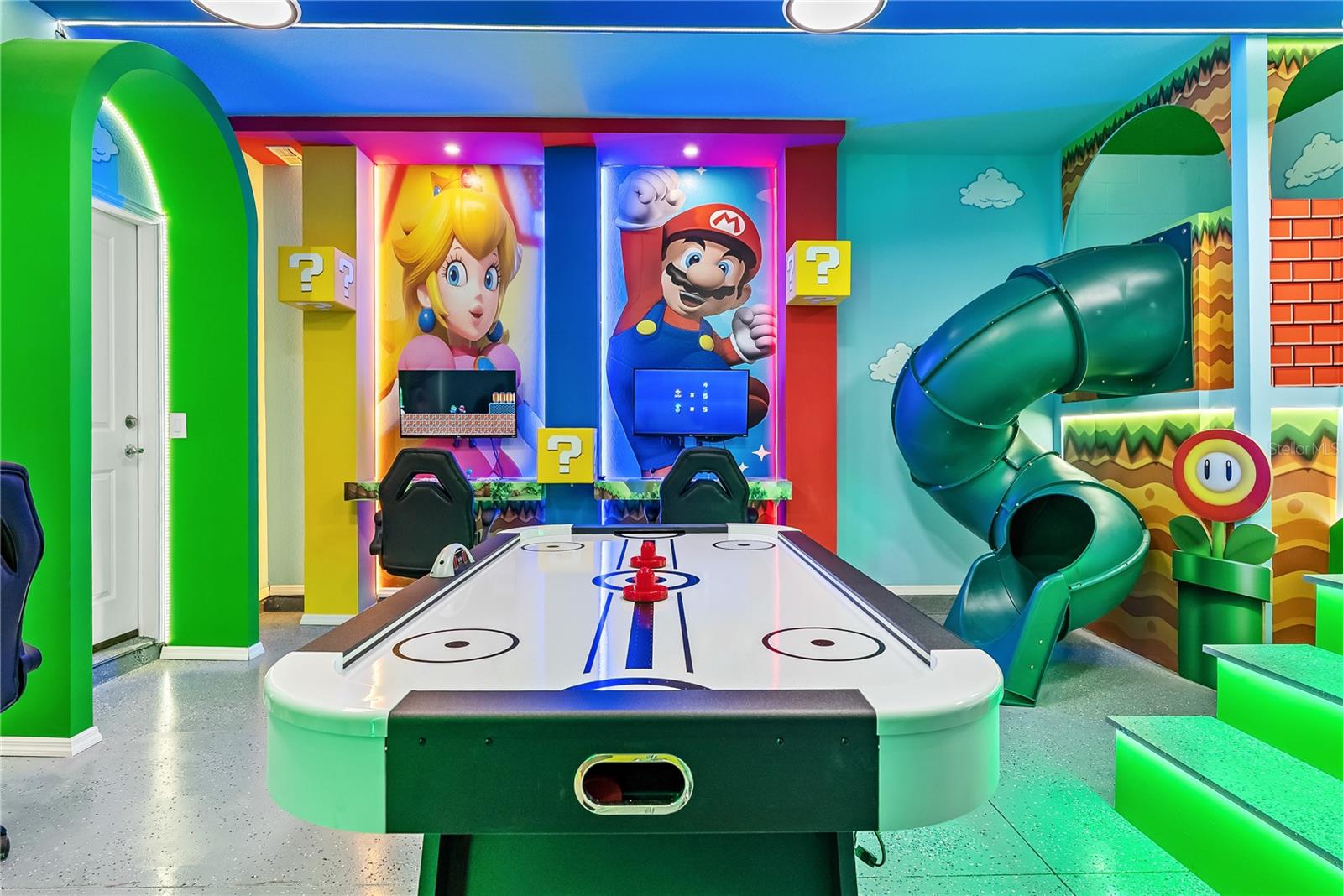 Image 36 of 100 For 15961 Cape Coral Loop