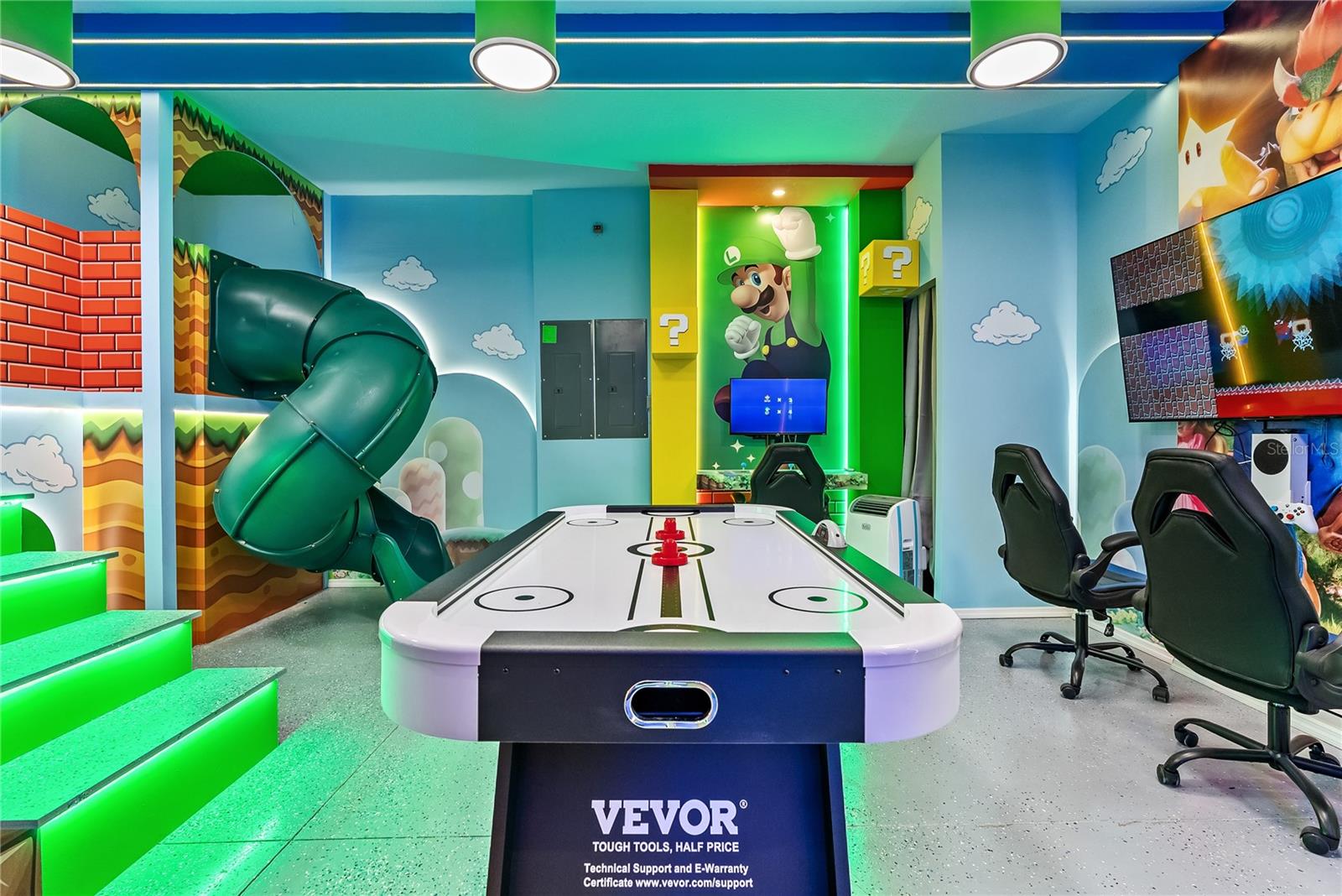 Image 38 of 100 For 15961 Cape Coral Loop