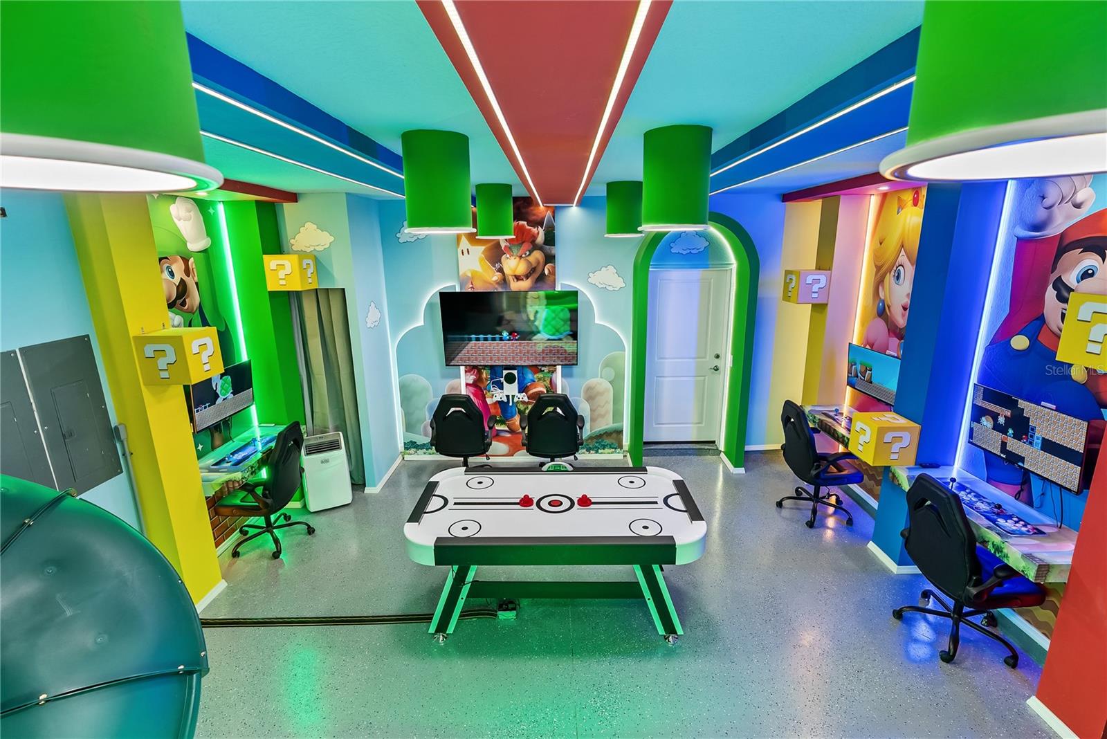 Image 39 of 100 For 15961 Cape Coral Loop