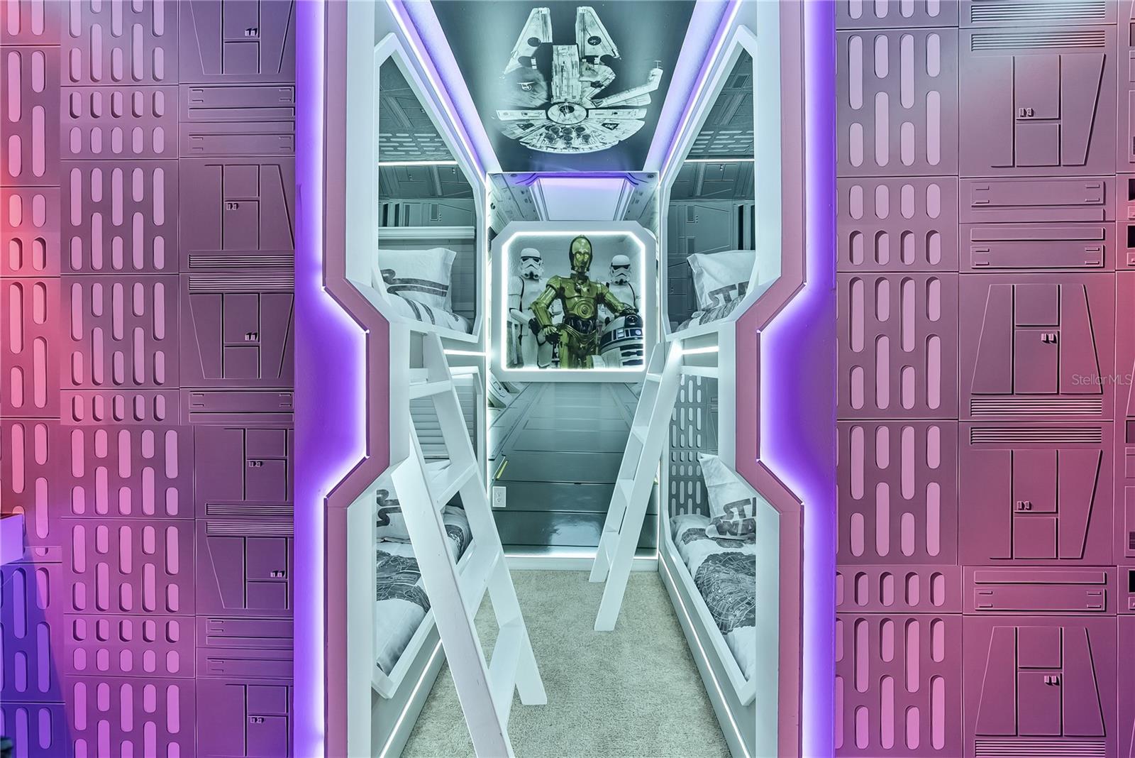 Image 52 of 100 For 15961 Cape Coral Loop