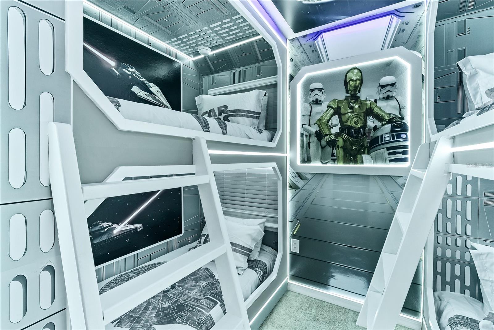 Image 53 of 100 For 15961 Cape Coral Loop