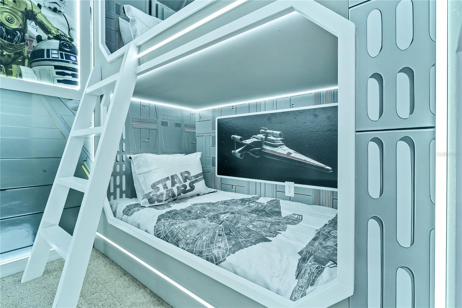 Image 54 of 100 For 15961 Cape Coral Loop