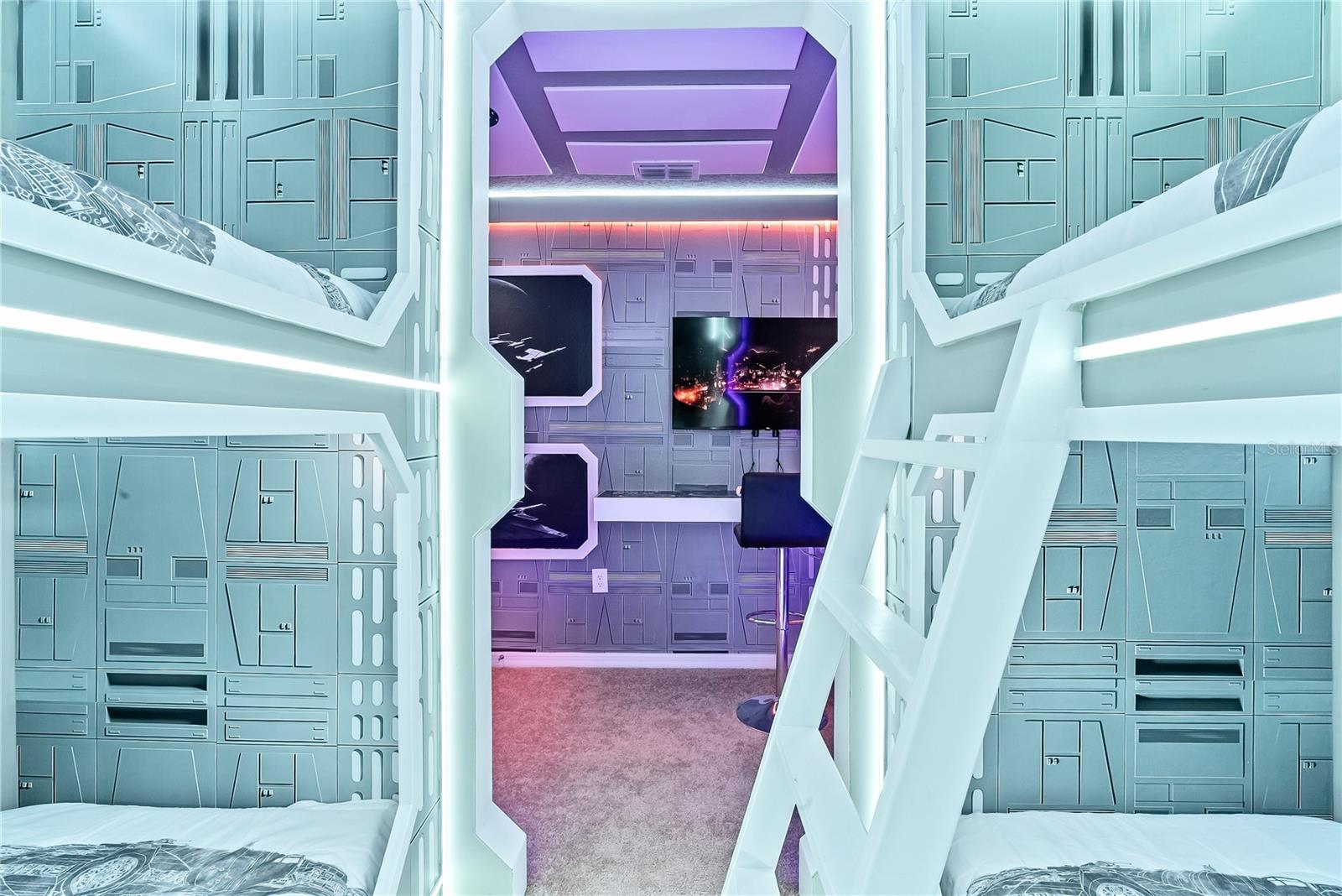 Image 55 of 100 For 15961 Cape Coral Loop