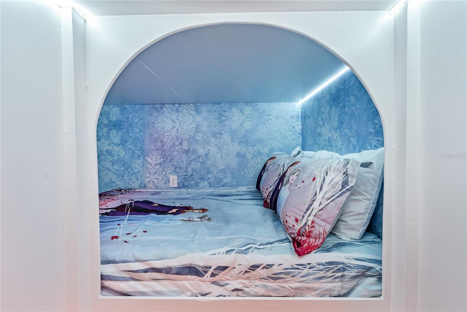 Image 66 of 100 For 15961 Cape Coral Loop