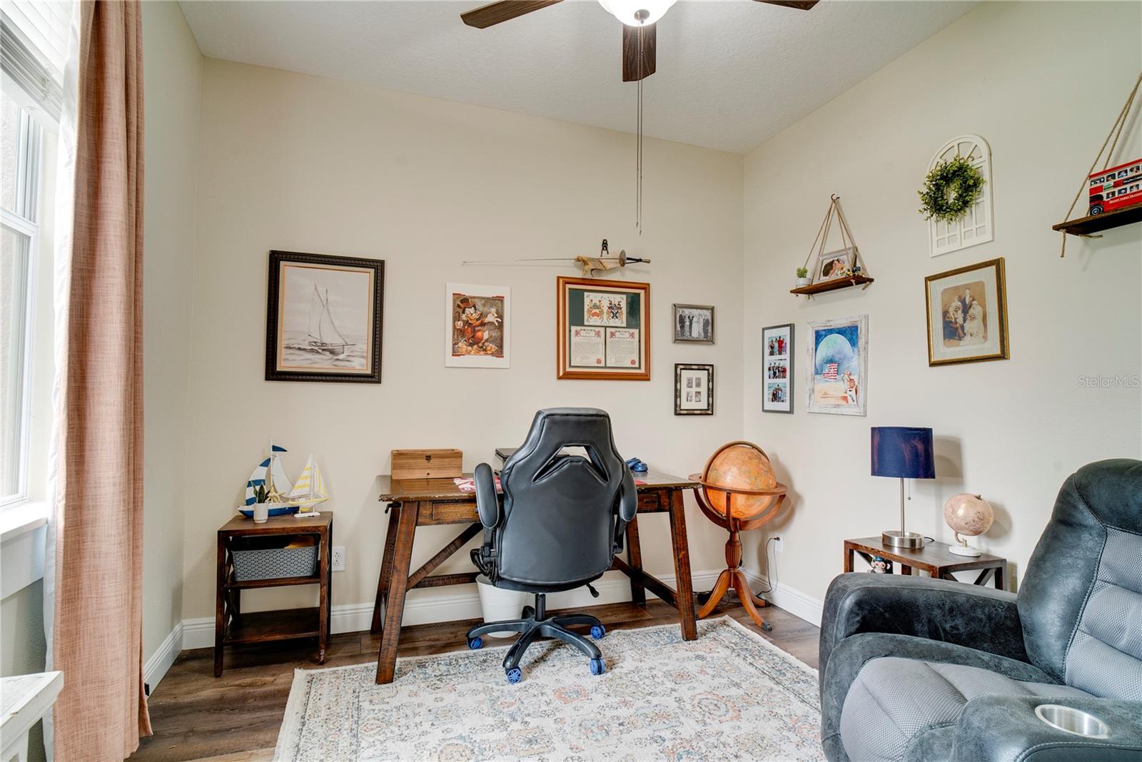 Image 17 of 39 For 719 River Grass Lane