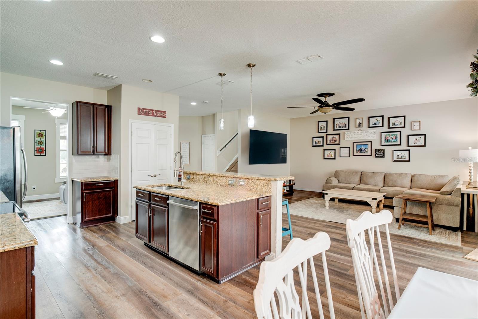 Image 8 of 39 For 719 River Grass Lane