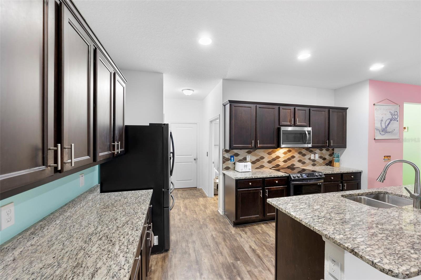 Image 10 of 42 For 977 Lancelot Drive