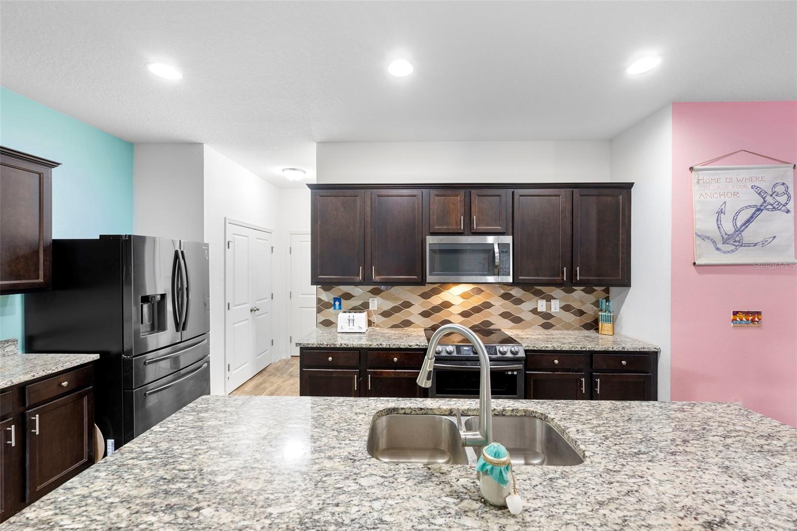 Image 11 of 42 For 977 Lancelot Drive