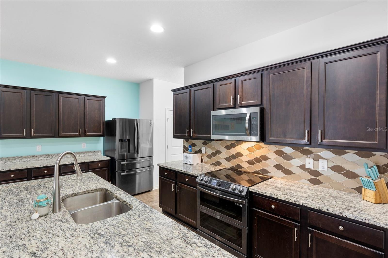 Image 12 of 42 For 977 Lancelot Drive