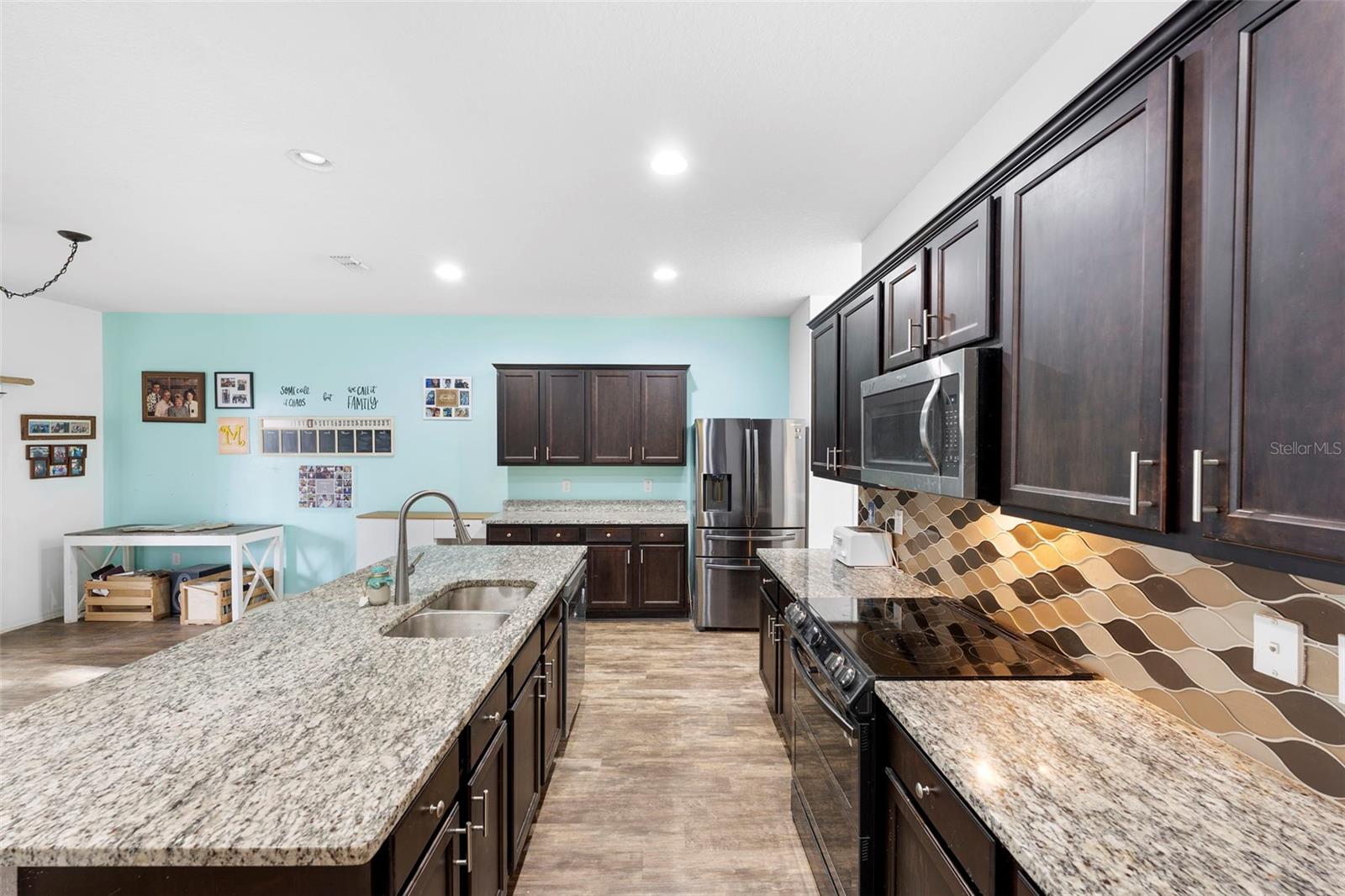 Image 14 of 42 For 977 Lancelot Drive