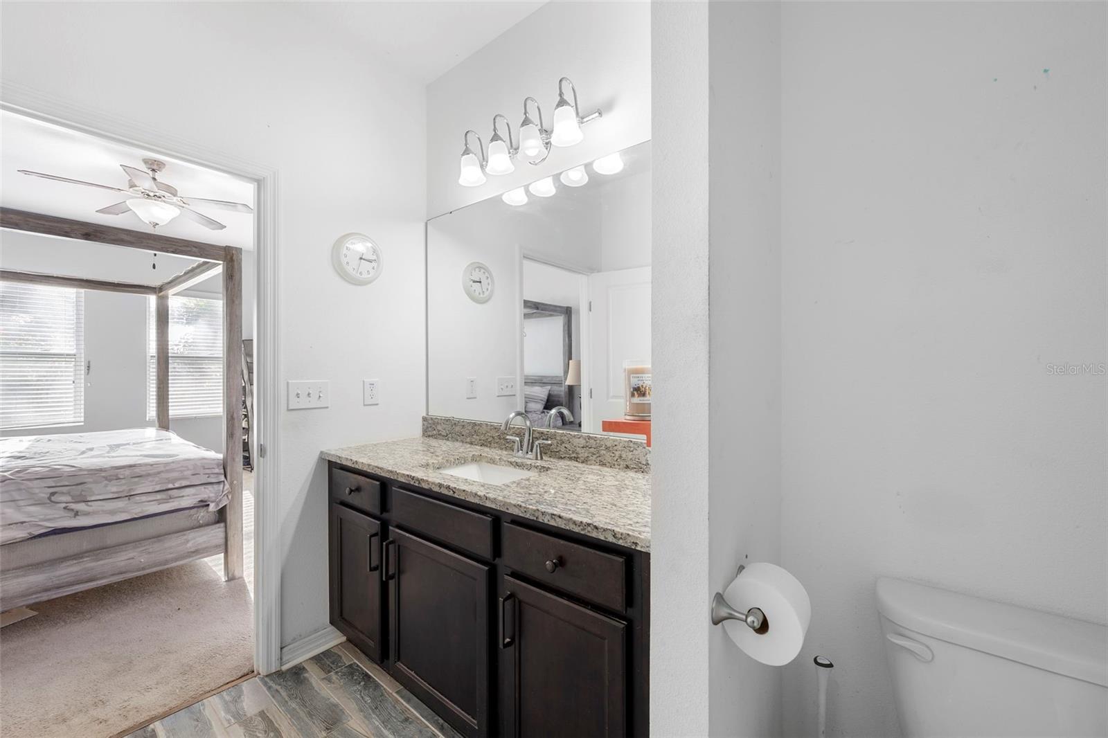 Image 28 of 42 For 977 Lancelot Drive