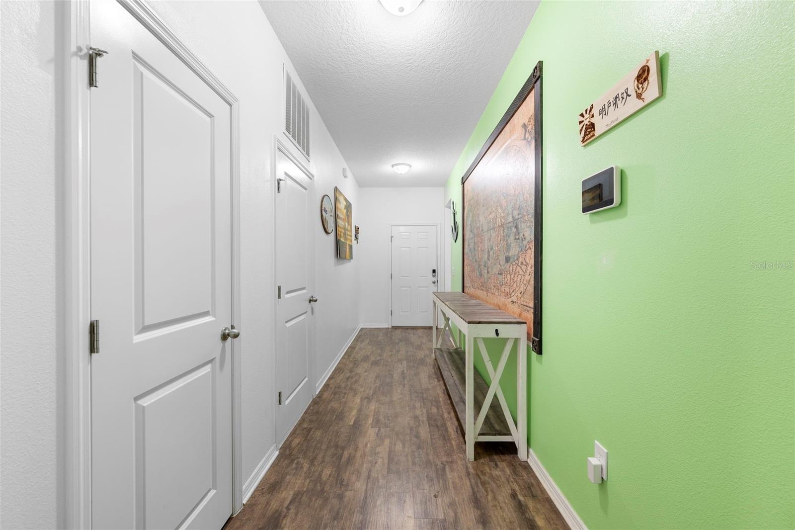 Image 4 of 42 For 977 Lancelot Drive