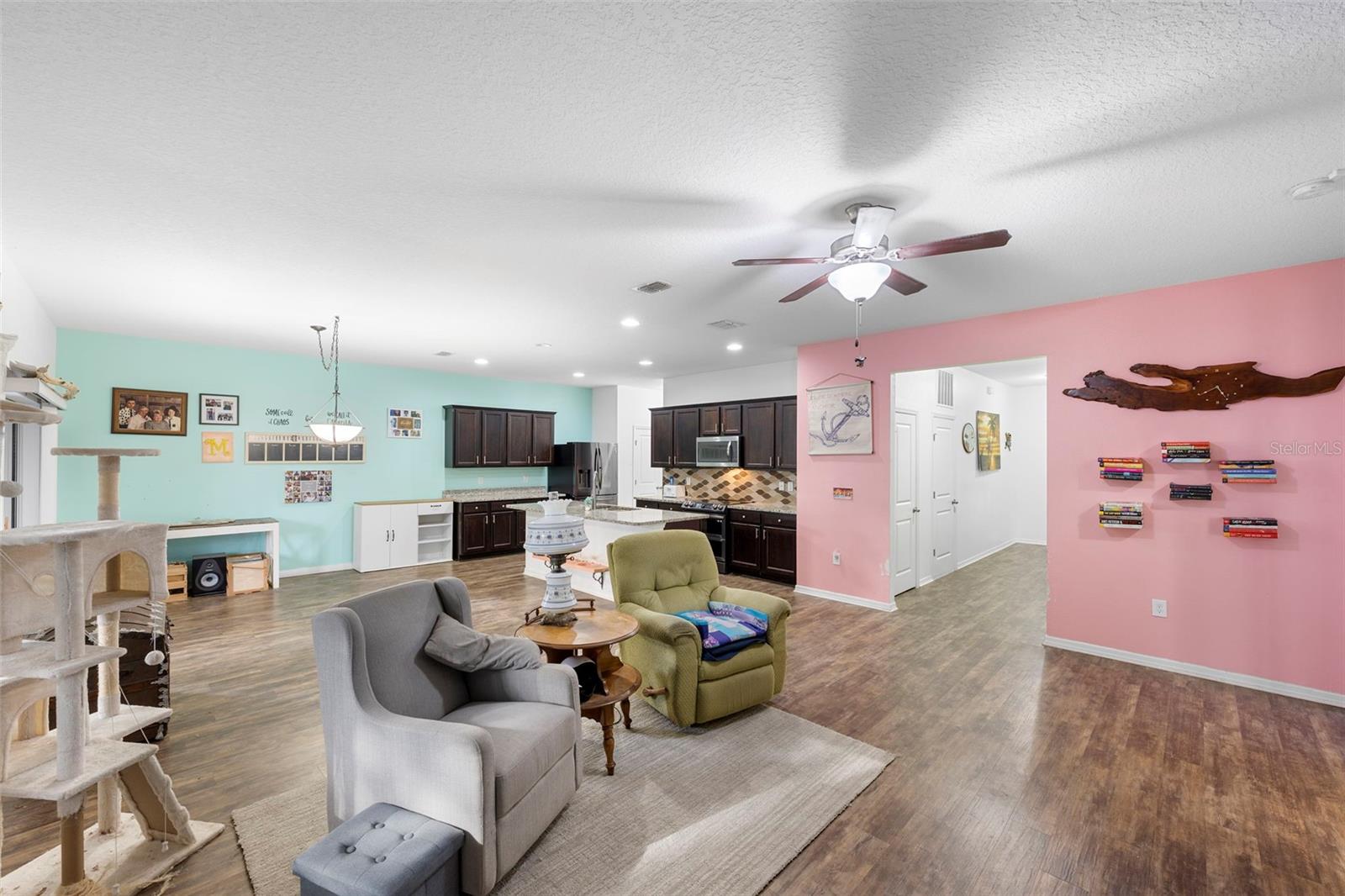 Image 7 of 42 For 977 Lancelot Drive