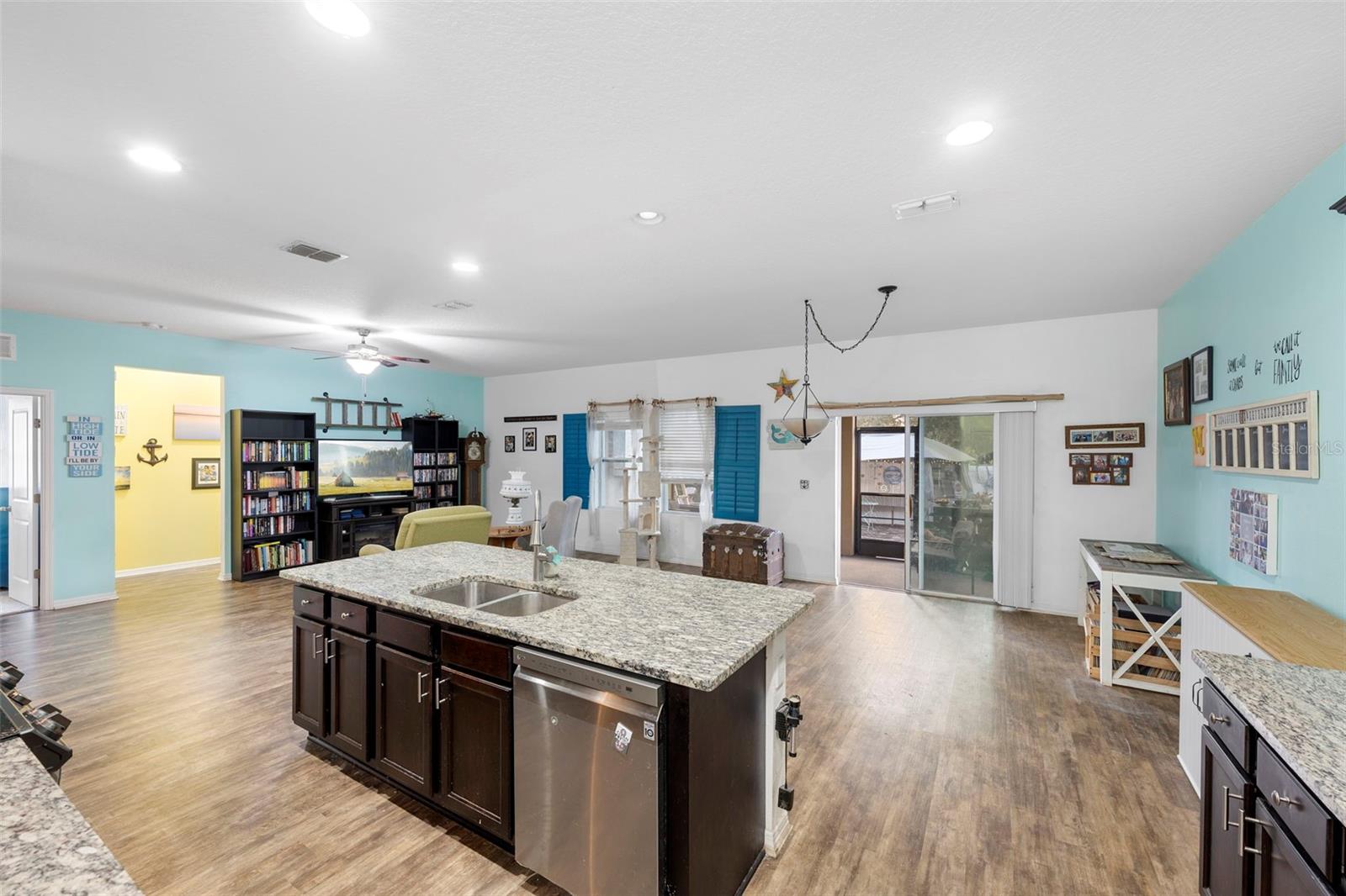 Image 9 of 42 For 977 Lancelot Drive