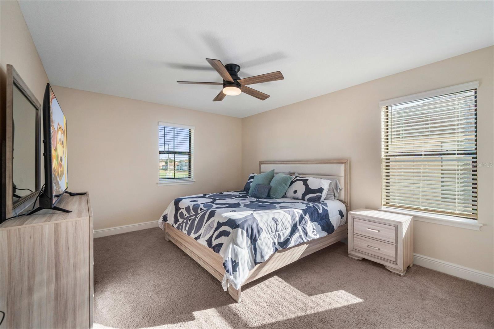 Image 16 of 33 For 199 Macaulay S Cove