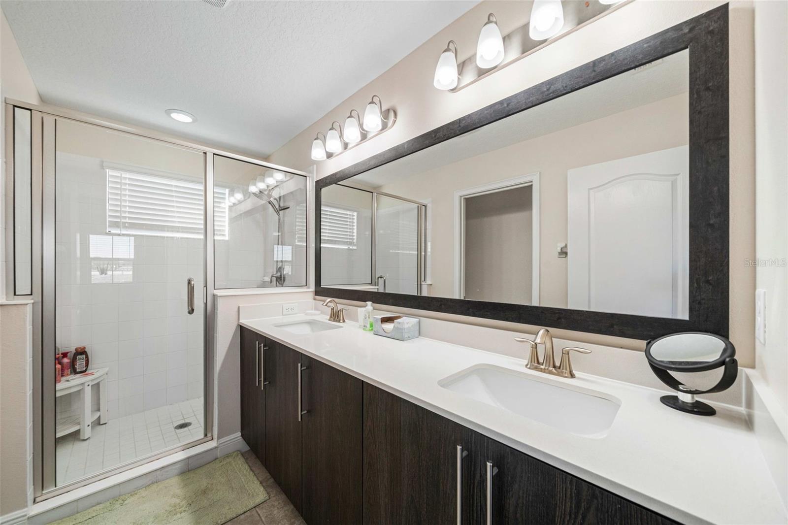 Image 25 of 33 For 199 Macaulay S Cove