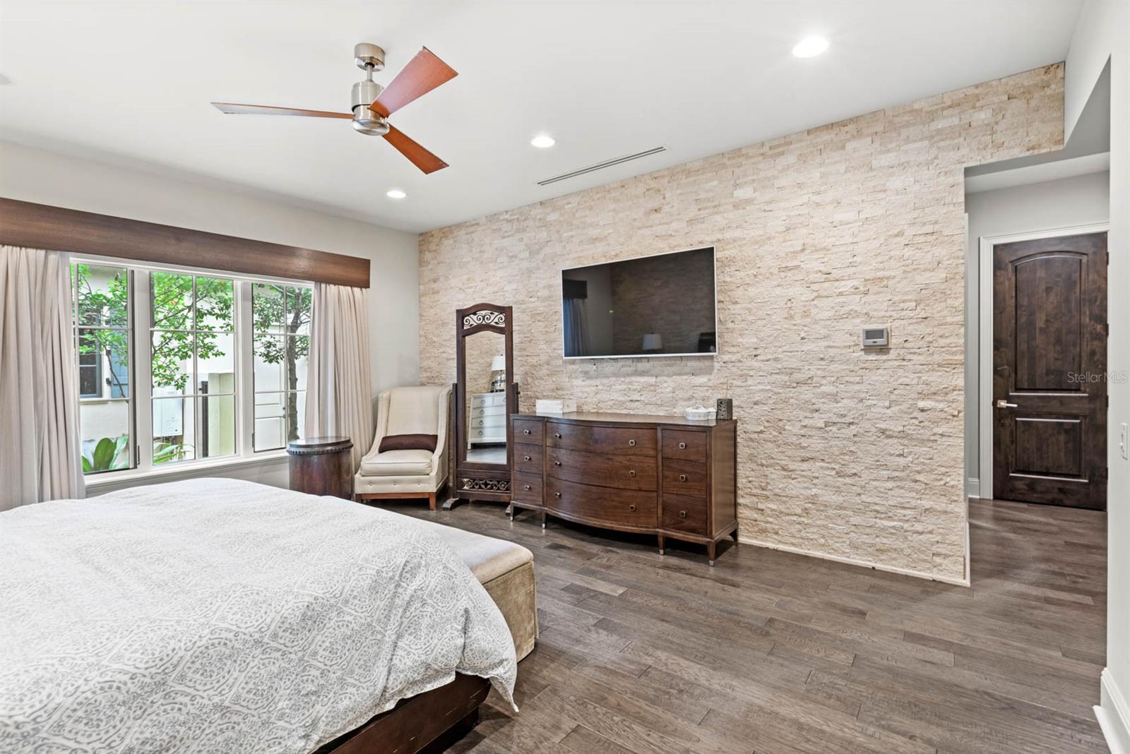 Image 17 of 39 For 9743 Lounsberry Circle