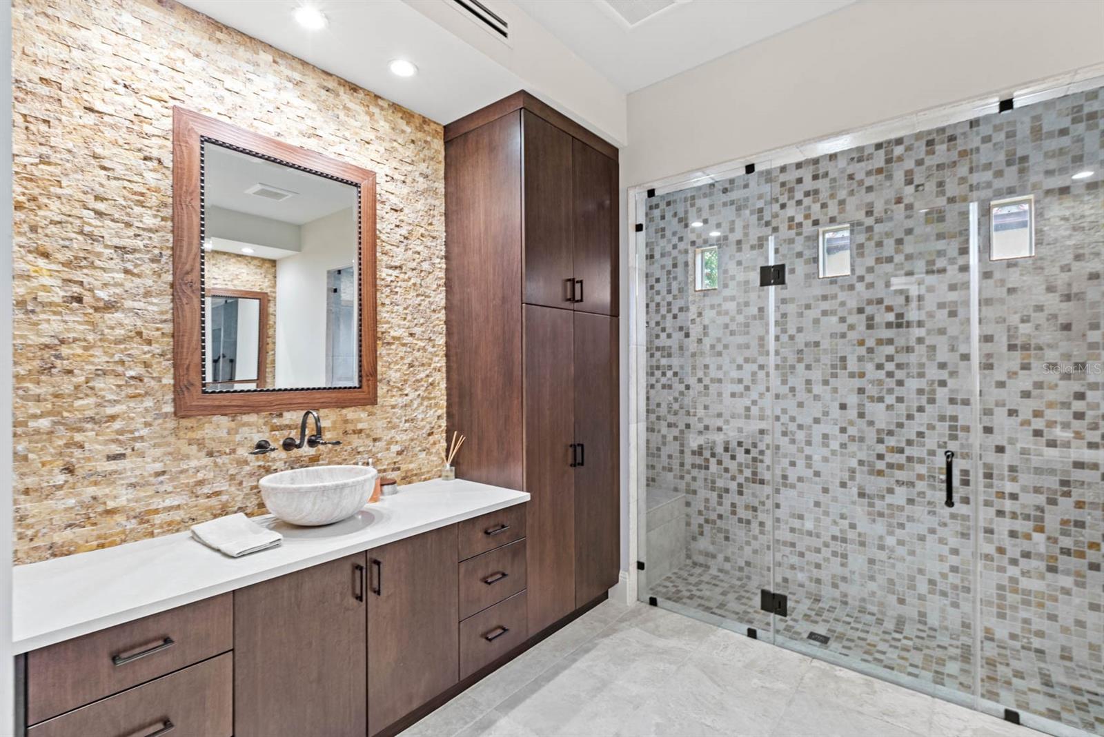 Image 18 of 39 For 9743 Lounsberry Circle