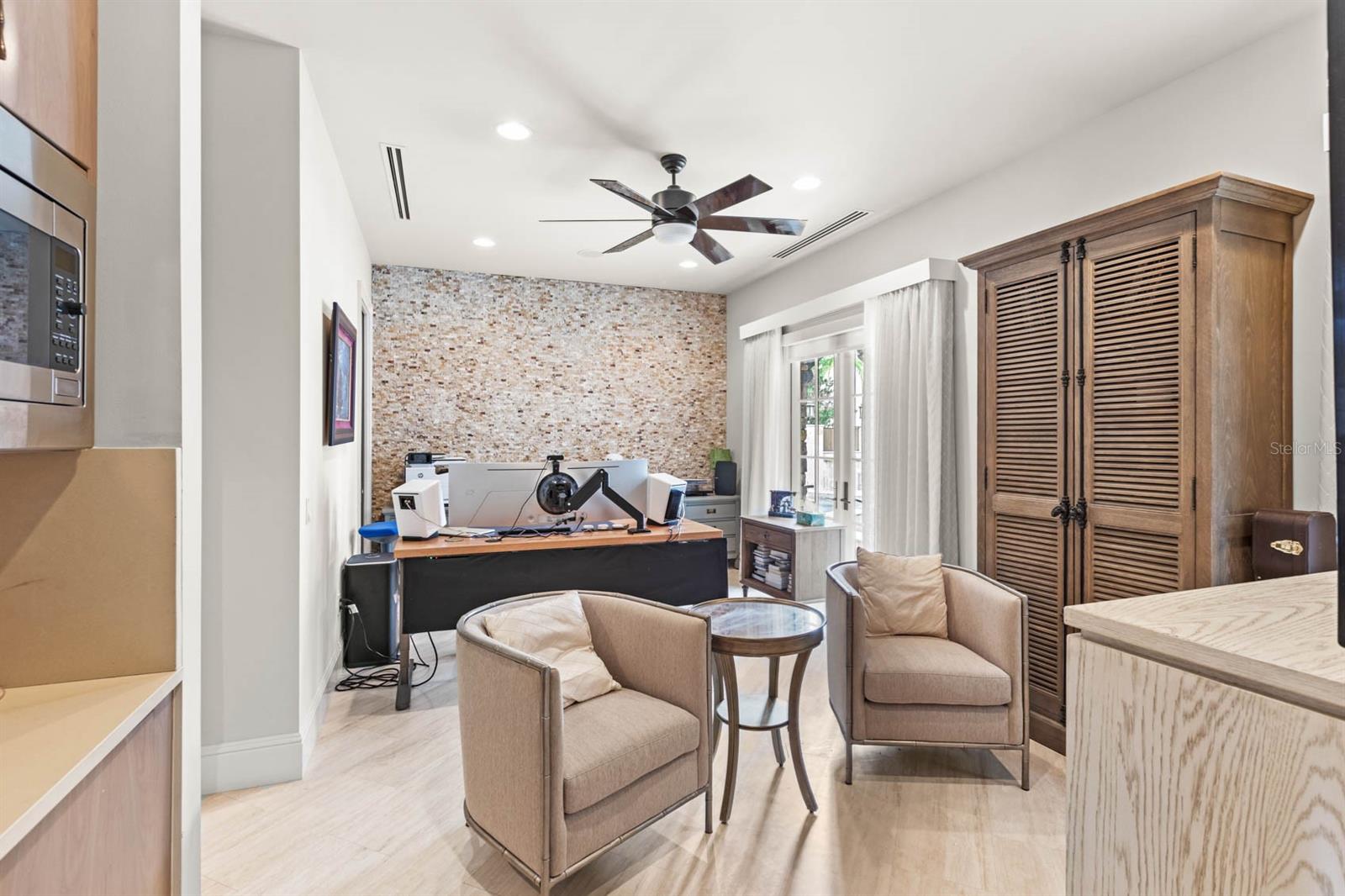 Image 23 of 39 For 9743 Lounsberry Circle