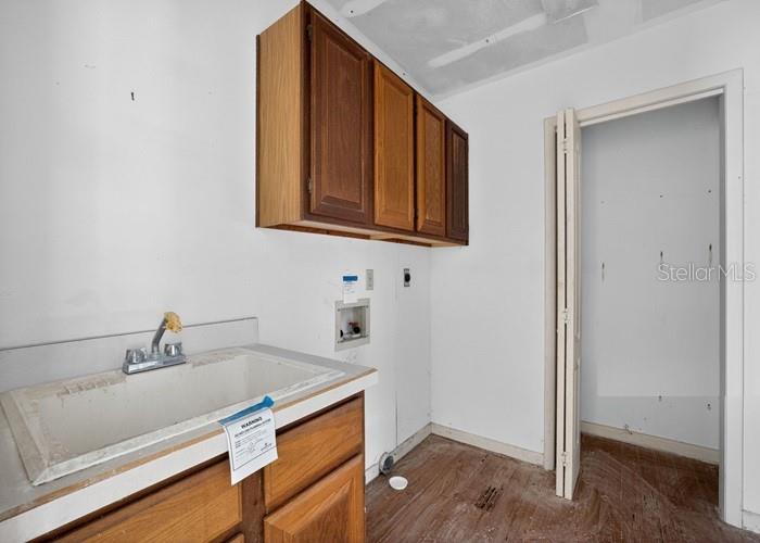 Listing photo id 10 for 2921 La Concha Drive