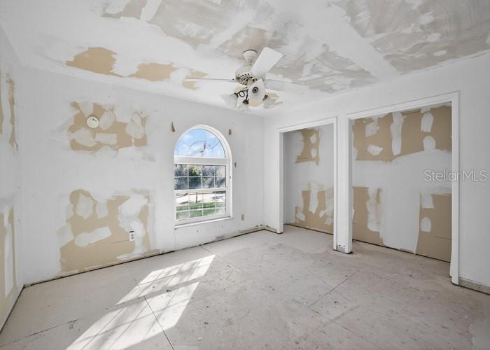 Listing photo id 12 for 2921 La Concha Drive