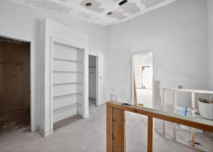 Listing photo id 14 for 2921 La Concha Drive