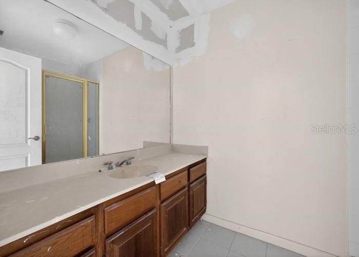 Listing photo id 15 for 2921 La Concha Drive