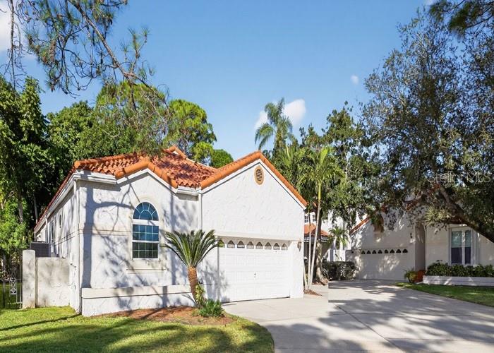 Listing photo id 0 for 2921 La Concha Drive