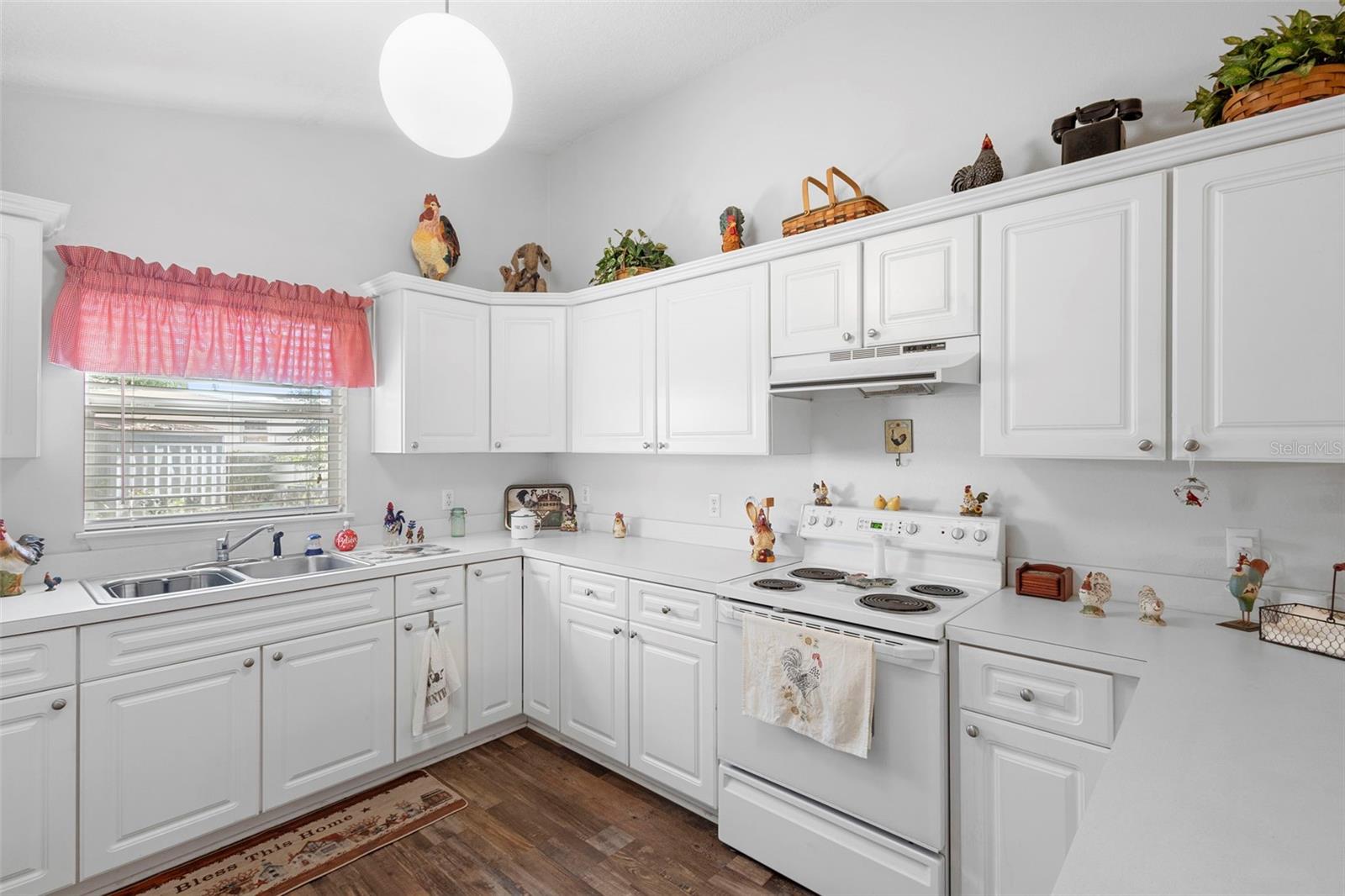 Image 13 of 48 For 10320 Bumblebee Lane