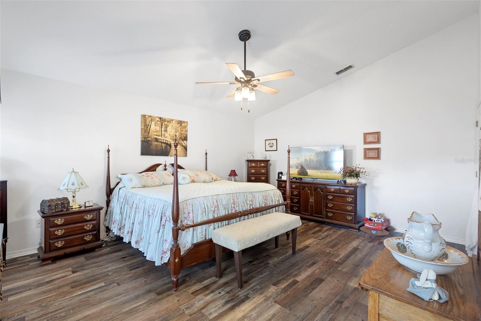 Image 17 of 48 For 10320 Bumblebee Lane