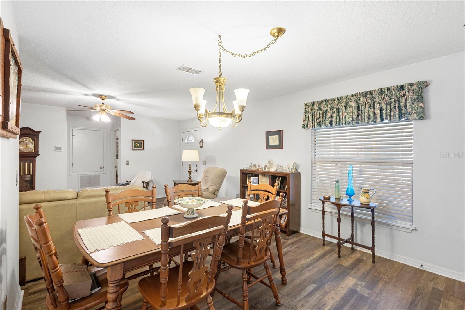 Image 27 of 48 For 10320 Bumblebee Lane