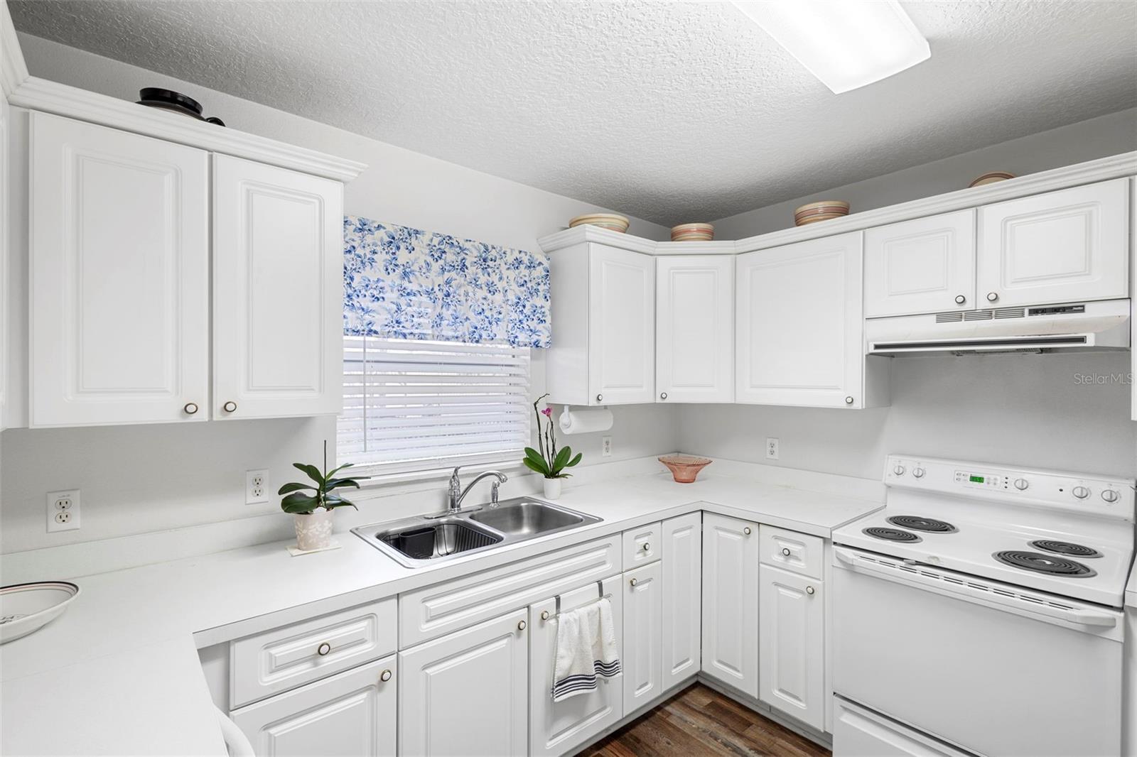 Image 30 of 48 For 10320 Bumblebee Lane