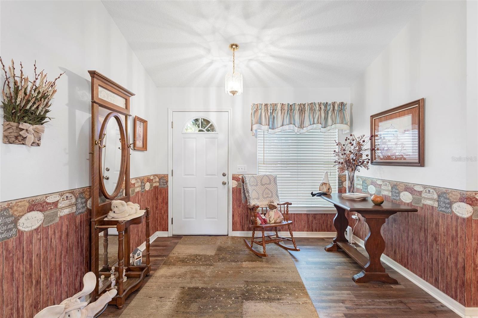 Image 4 of 48 For 10320 Bumblebee Lane