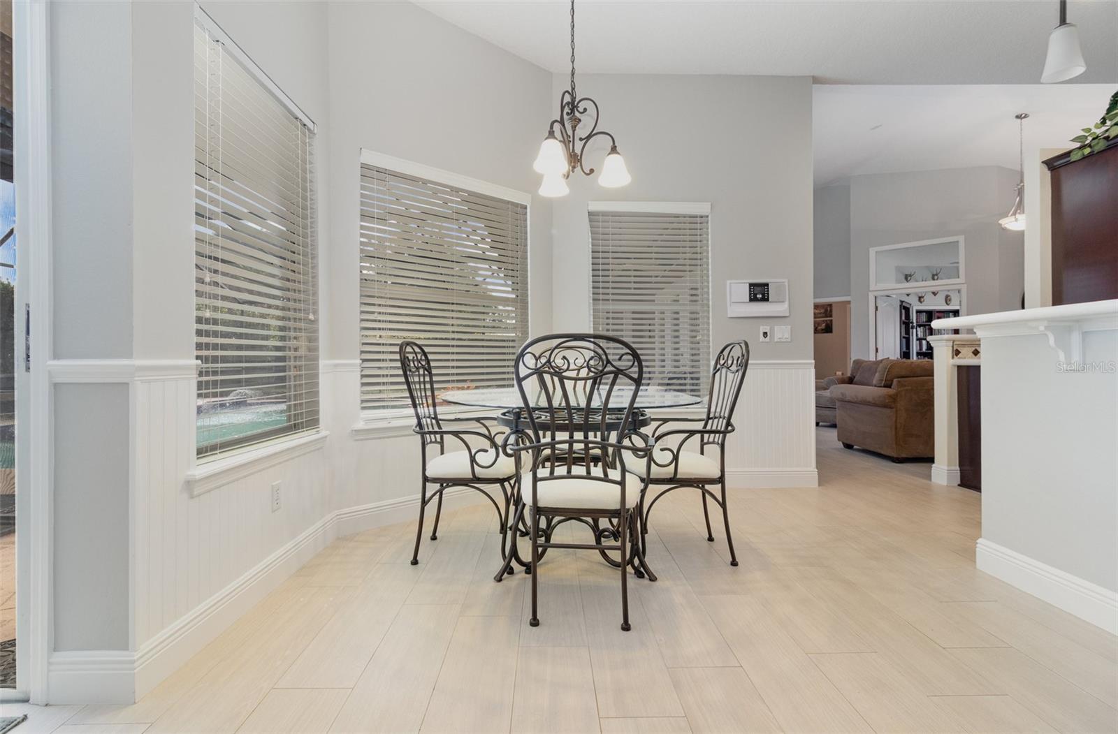 Image 11 of 46 For 7628 Apple Tree Circle