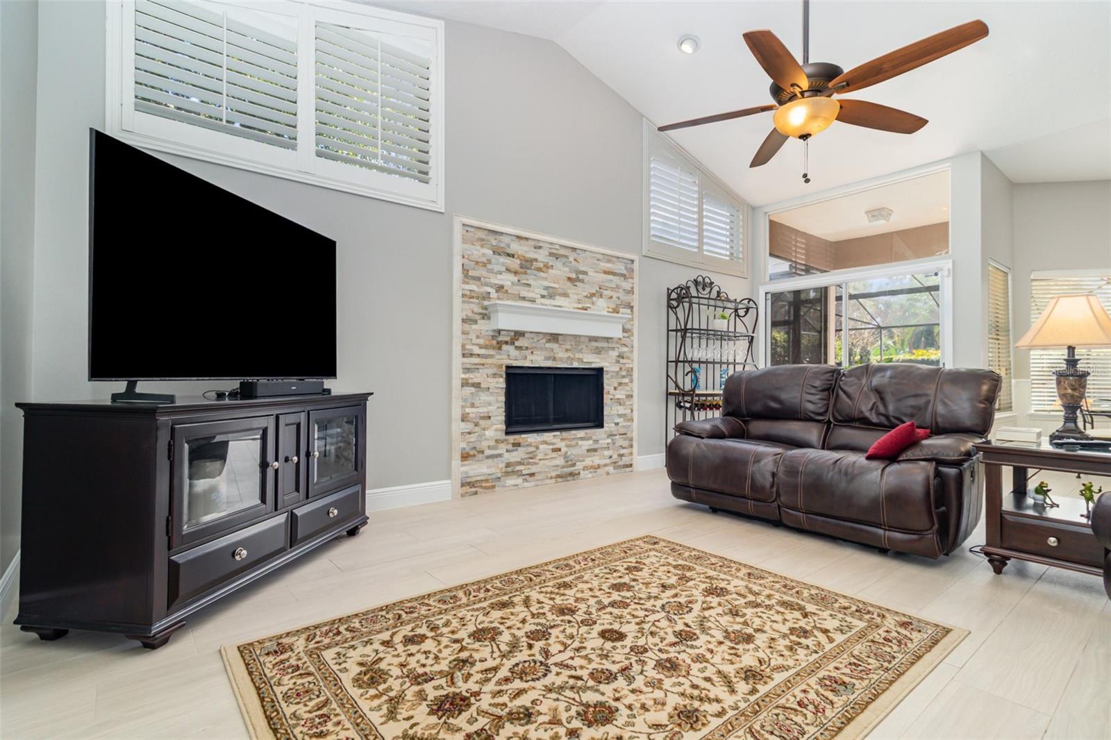 Image 17 of 46 For 7628 Apple Tree Circle