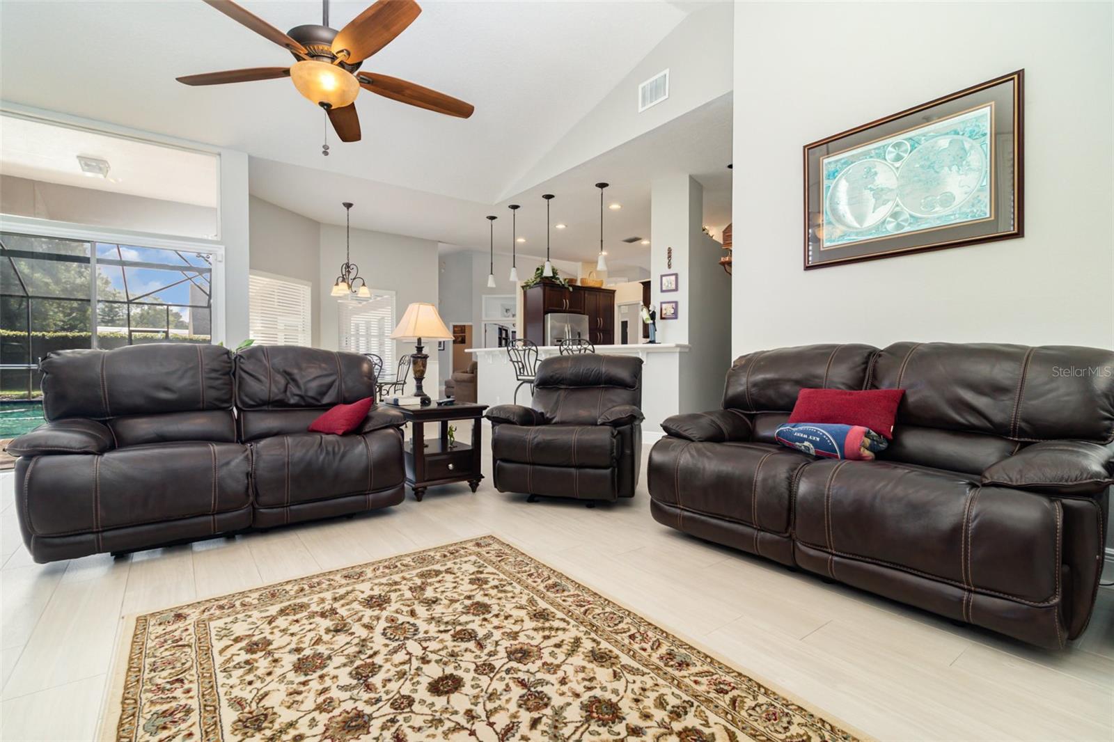 Image 18 of 46 For 7628 Apple Tree Circle