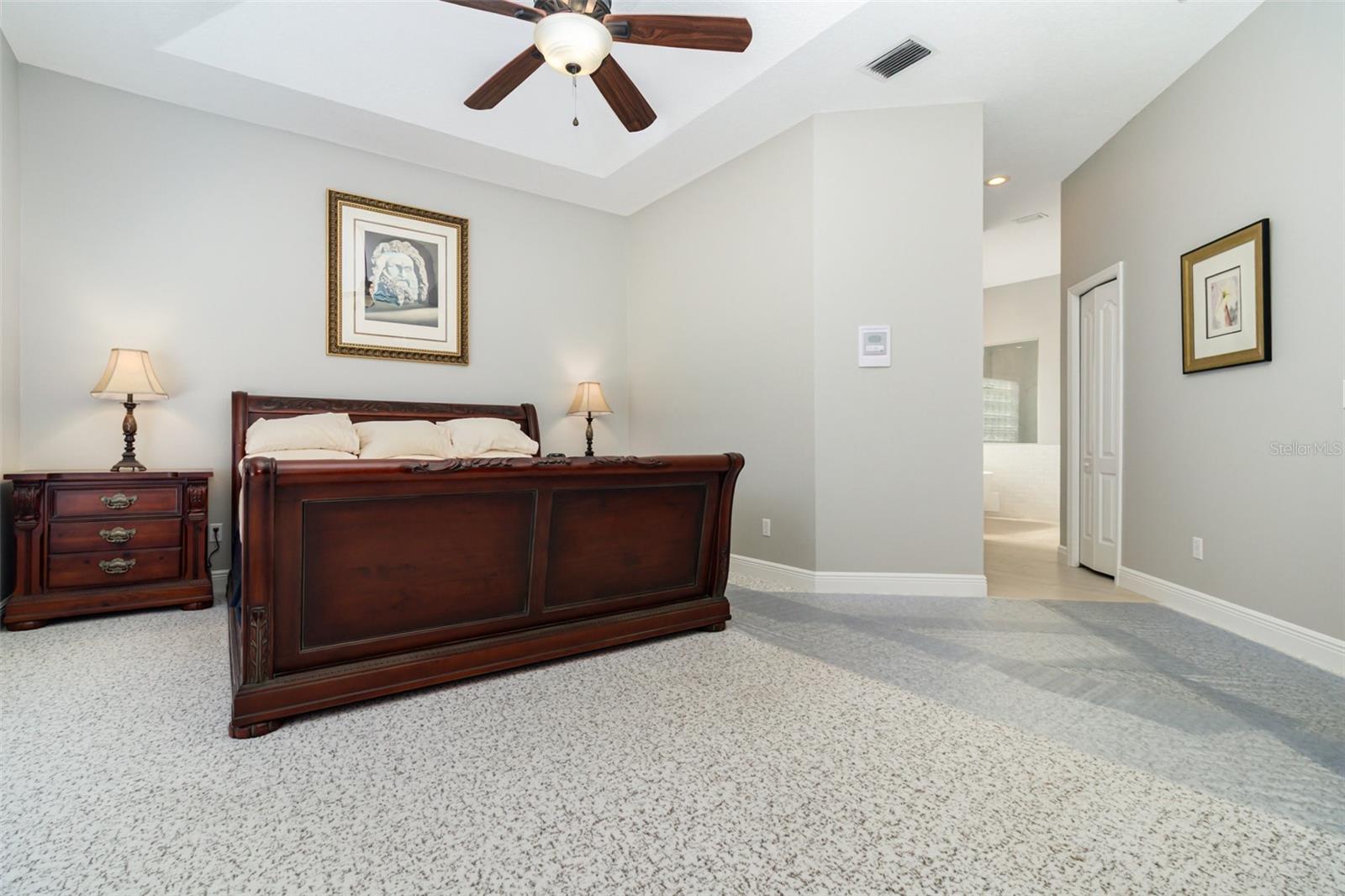 Image 23 of 46 For 7628 Apple Tree Circle