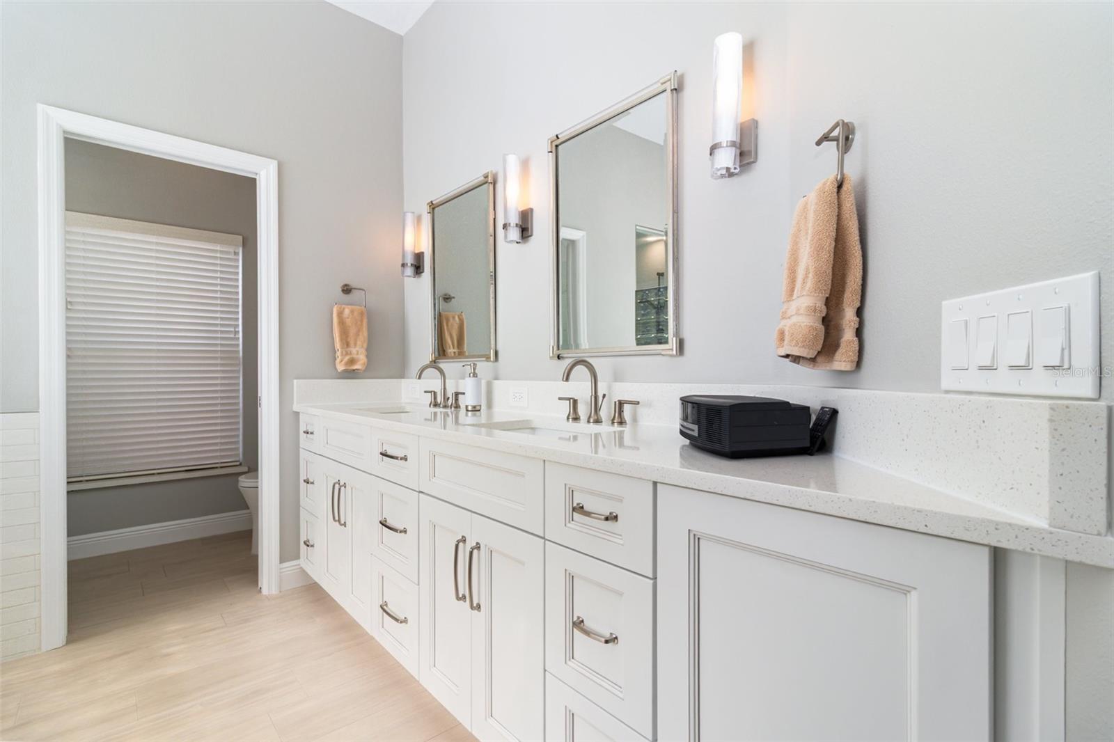 Image 25 of 46 For 7628 Apple Tree Circle