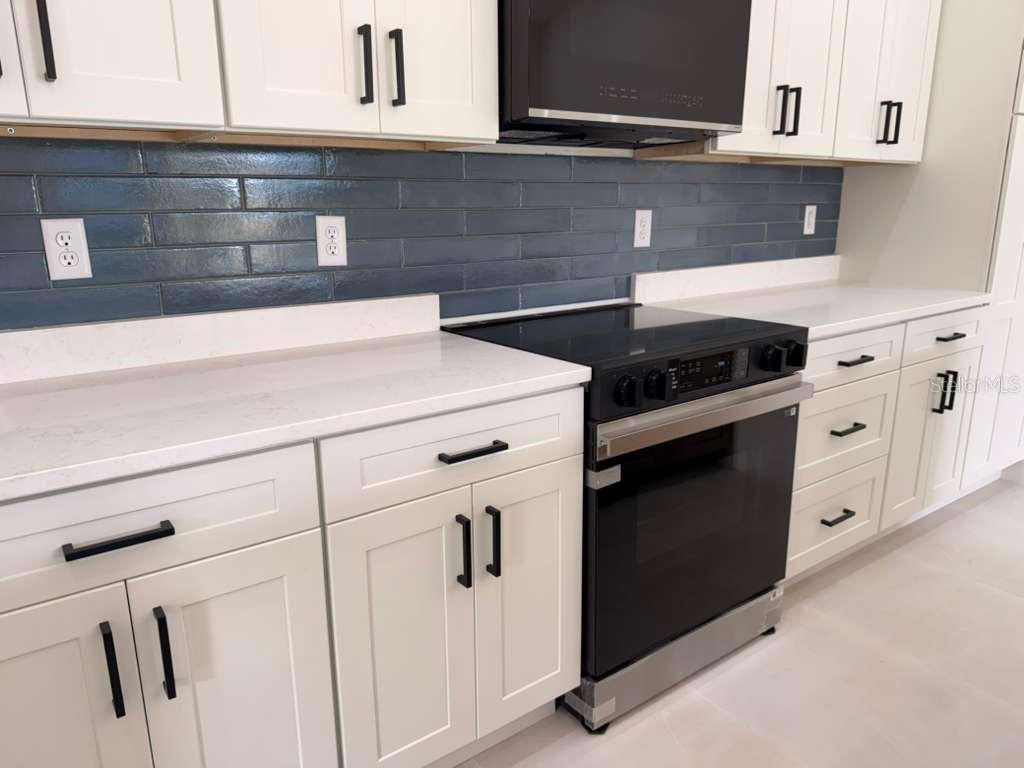 Image 22 of 53 For 10426 Live Oak Road