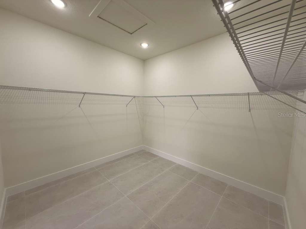 Image 36 of 53 For 10426 Live Oak Road