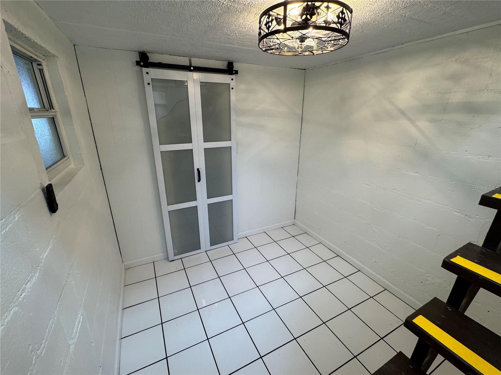 Image 15 of 27 For 825 Poinsettia Drive