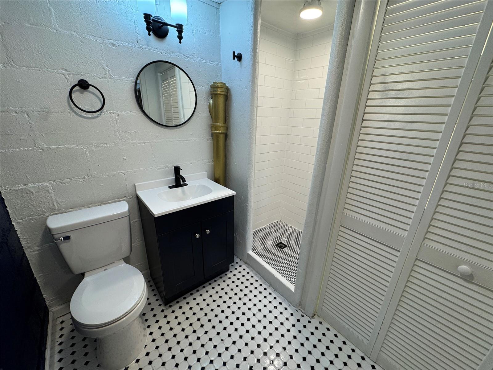 Image 20 of 27 For 825 Poinsettia Drive