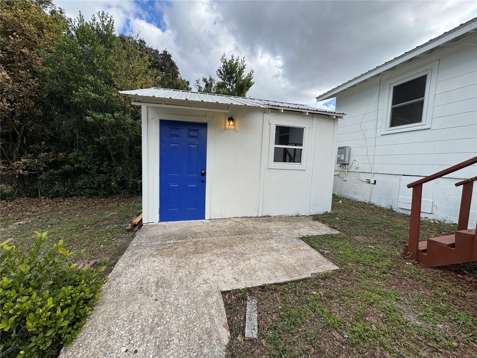 Image 24 of 27 For 825 Poinsettia Drive