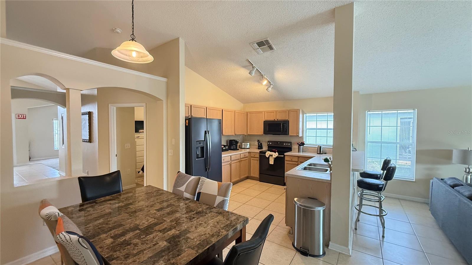 Image 9 of 54 For 7979 Magnolia Bend Court