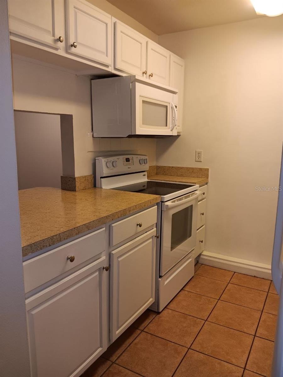 Image 6 of 13 For 3298 S Semoran  25