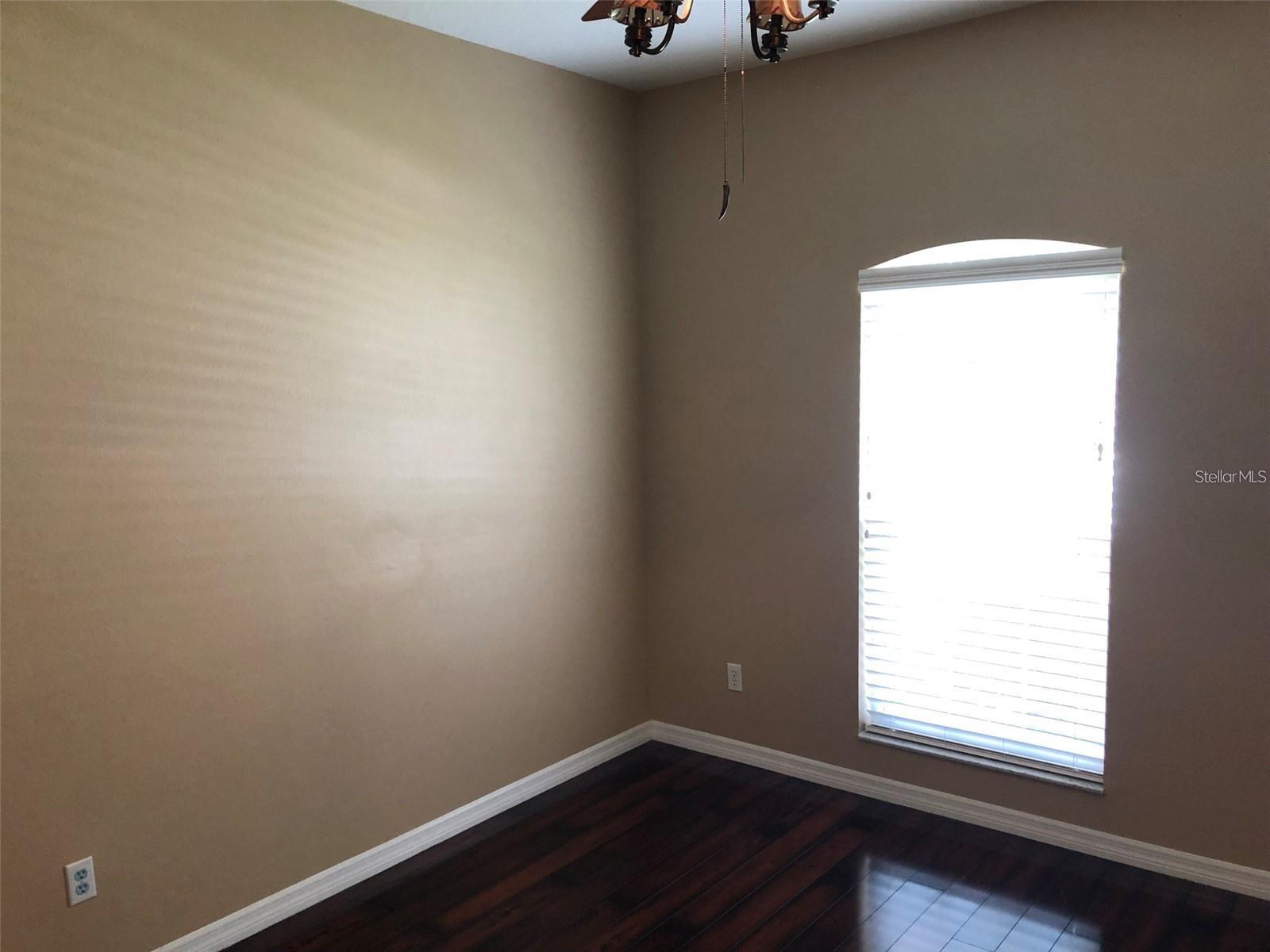 Image 16 of 30 For 925 Saza Run